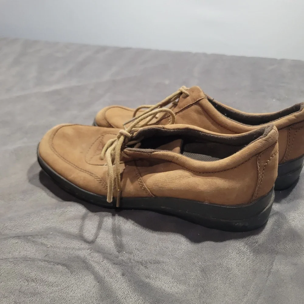 Easy Spirit Womens 9‎ M Tan Brown Leather Lace Up Walking Shoes Oxfords JINWHIT
